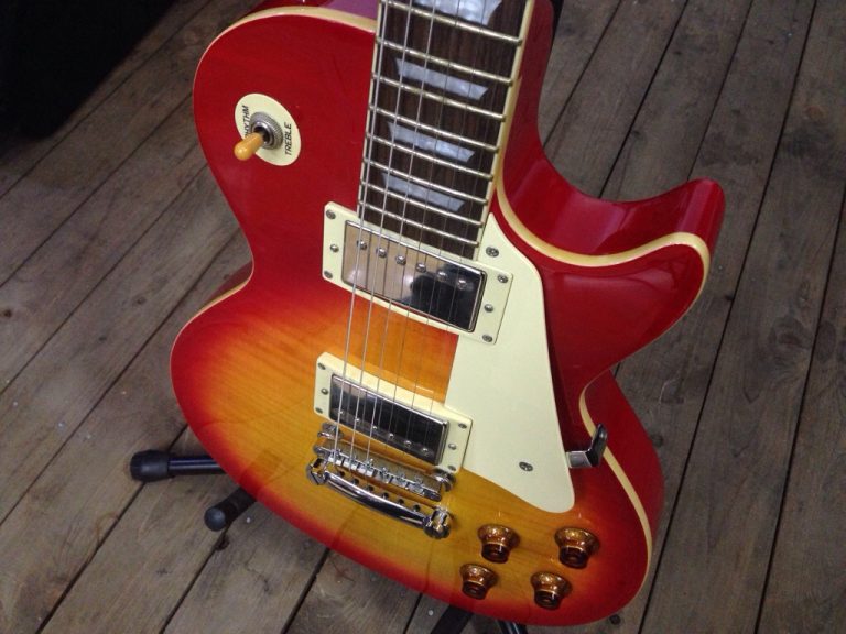 店頭にて、TOKAI LS98F CSレスポールギターを買取させて頂きました！