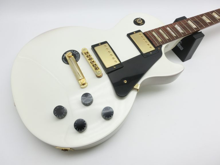 神奈川県より、Gibson LP-STUDIO ジャンクギターを買取させて頂きました。