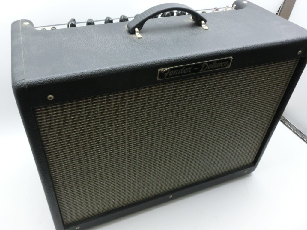 Fender USAのギターアンプ HOT ROD DELUXE PR246を買取りました