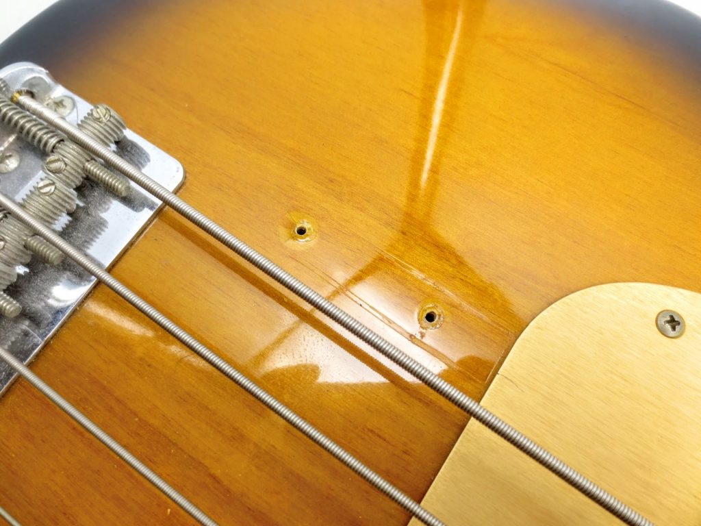 フェンダー USA American Vintage Series '57 Precision Bass 2-Color Sunburstのフィンガーレスト跡