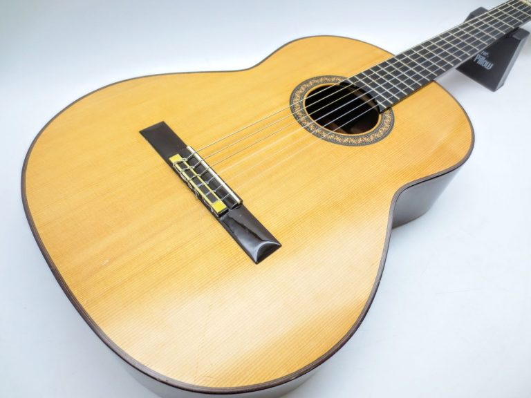 西野洋平 クラシックギター No.20 1996年製を買取させて頂きました。