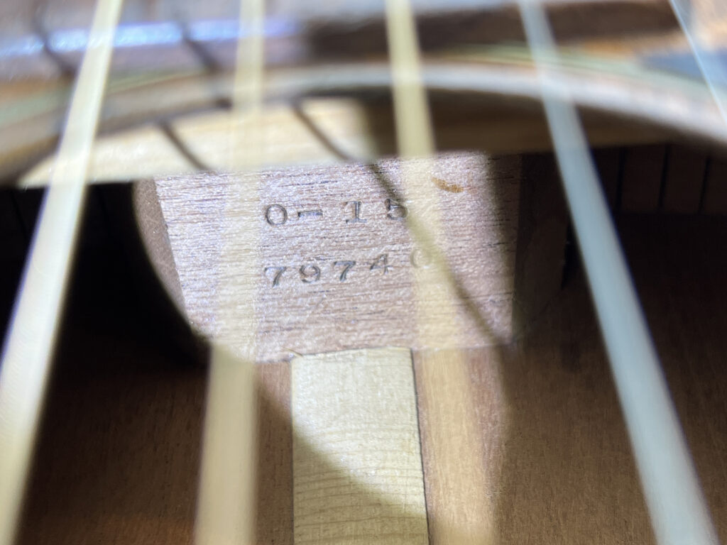 Martin O-15 1941年製 ビンテージアコースティックギター サウンドホール内 シリアル