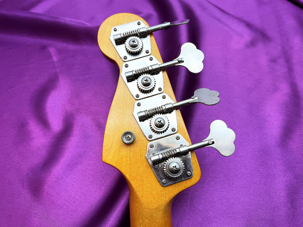 Fender USA American Vintage 62 Precision Bass ヘッド裏 エンドピン