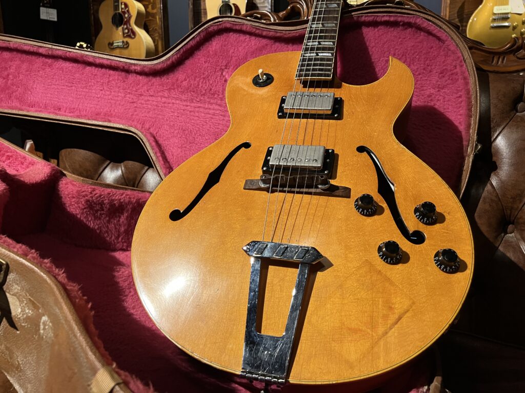 Gibson ES-175D フルアコ