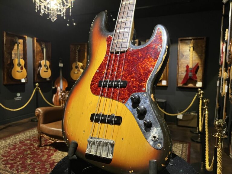 神奈川県相模原市より、Fender 1971 Jazz Bass ビンテージベースを買取させて頂きました！