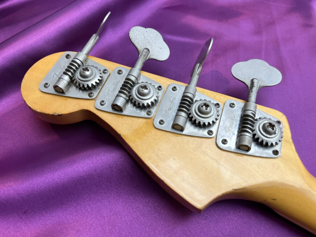 Fender 1971 Jazz Bass ペグ