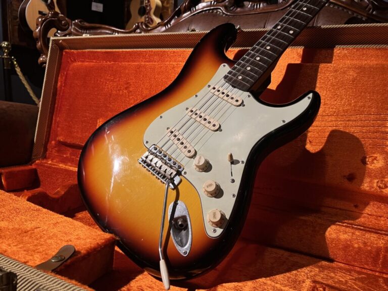 店頭にて、Fender CS 1960 N.O.S. ストラトキャスターを買取させて頂きました！
