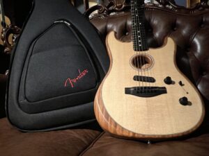 鳥取県米子市より、Fender American Acoustasonic Stratocaster ギターを買取頂きました！