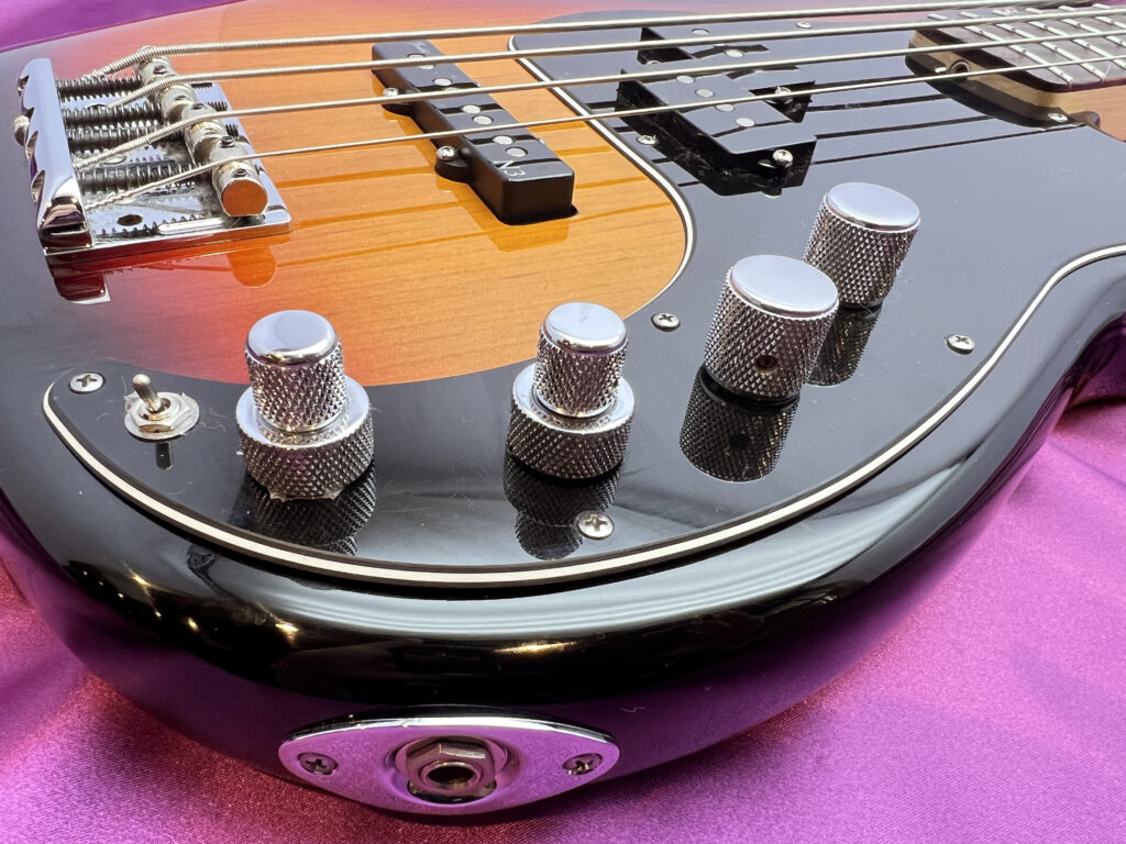 Fender USA American Deluxe Precision Bass N3 エレキベース コントロール部