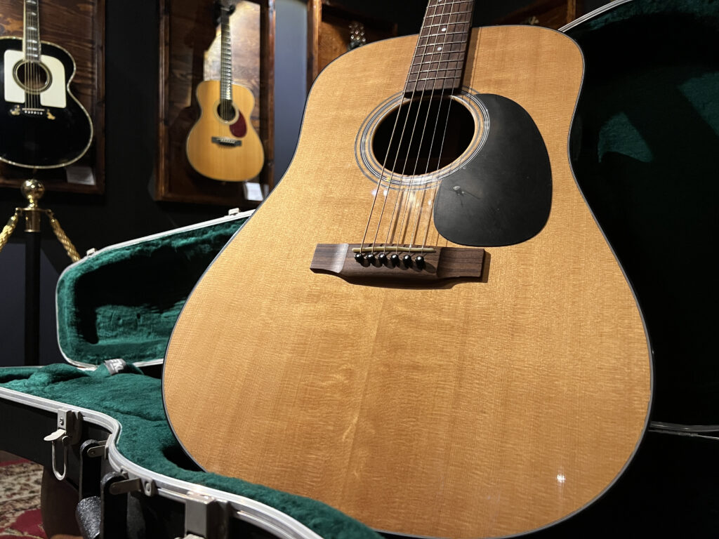 島根県松江市より、Martin D-18 2008年製 アコースティックギターを買取させて頂きました！