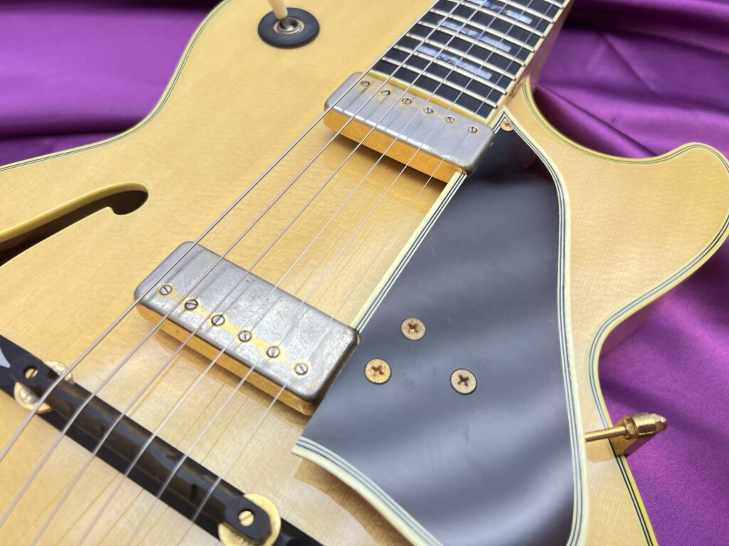 Ibanez George Benson GB10 Natural  ピックアップ