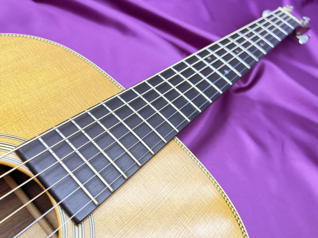 Martin OM-28V 2003年製 アコースティックギター 指板