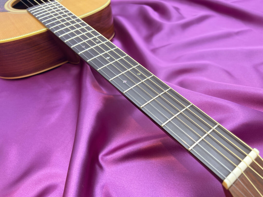 Martin OM-28V 2003年製 アコースティックギター 指板