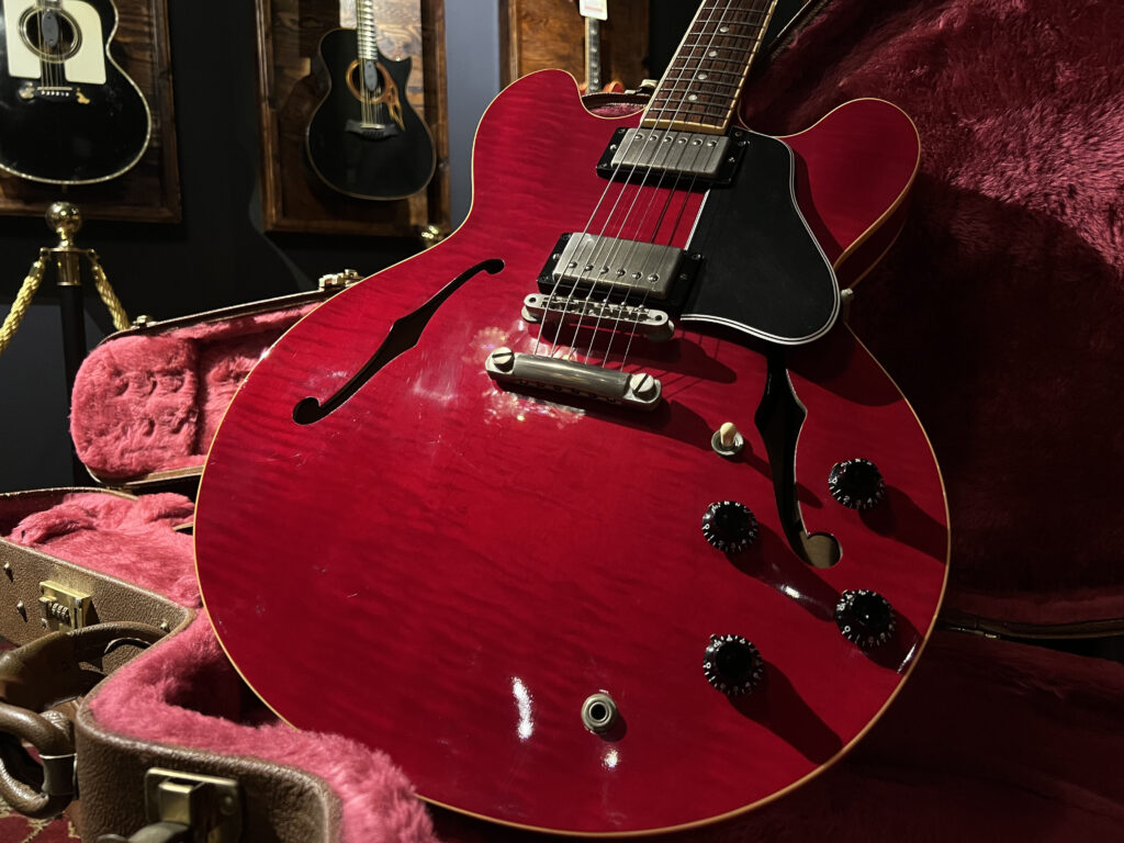 鳥取県倉吉市より、Gibson ES-335 Cherry 1999年製 セミアコギターを買取頂きました！