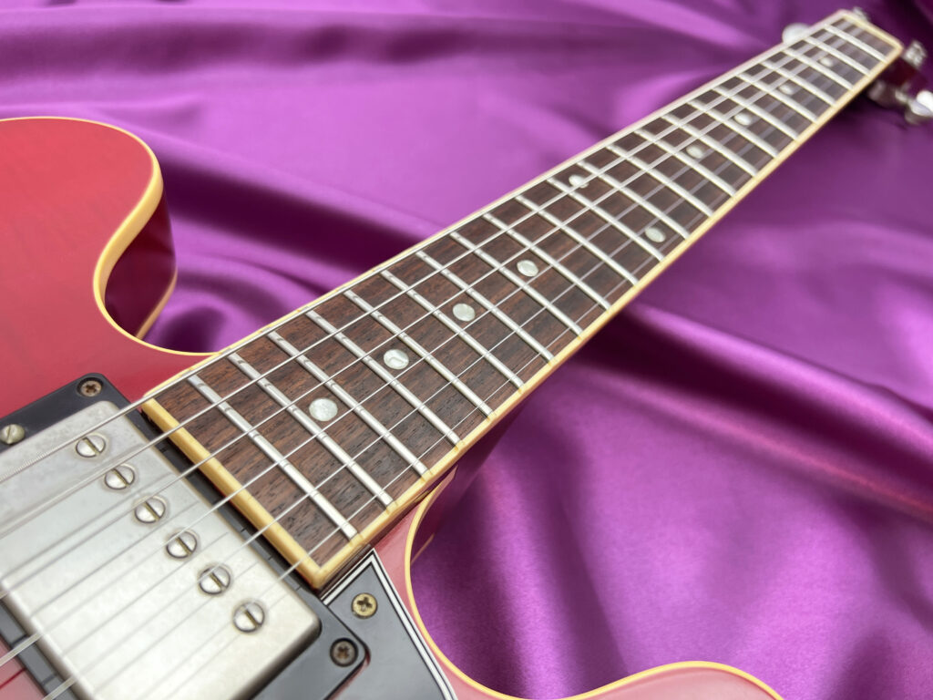 Gibson ES-335 Cherry 1999年製 セミアコギター 指板