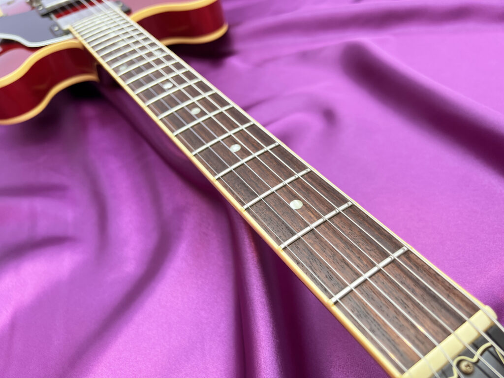 Gibson ES-335 Cherry 1999年製 セミアコギター 指板