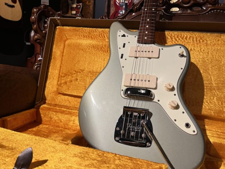 広島県福山市より、Fender American Vintage 62 Jazzmaster エレキギターを買取頂きました！