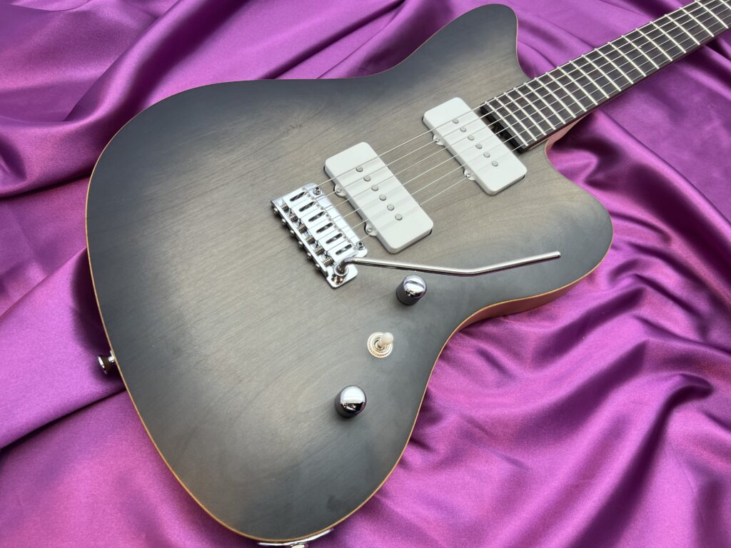 Saito Guitars S-622 JMC Trans Black エレキギタートップ