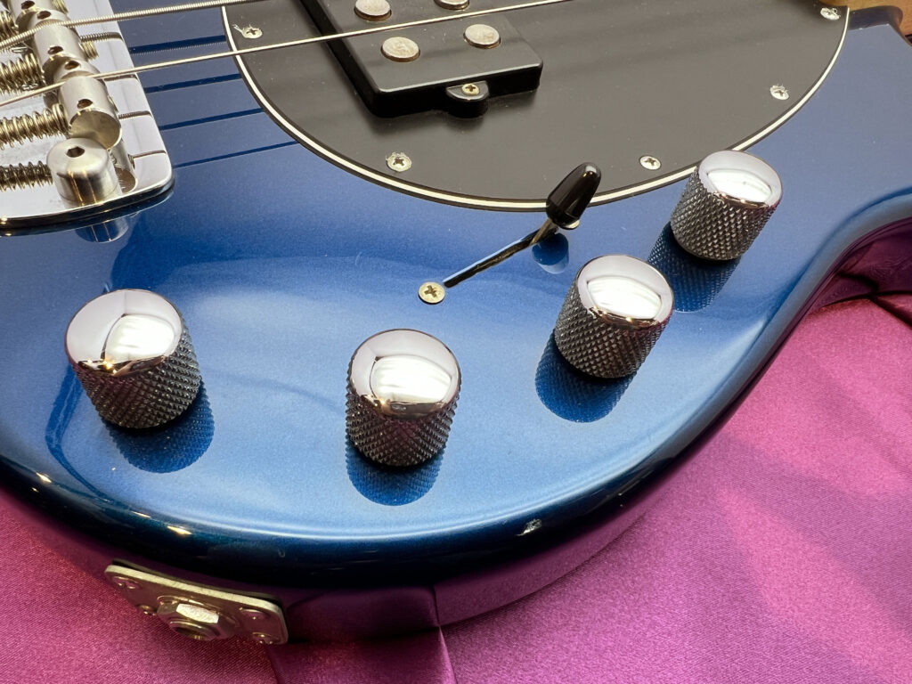 MUSIC MAN Sterling 4 H Blue Pearl エレキベース コントロール