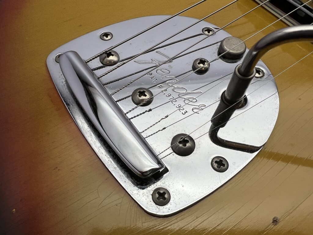 Fender Jaguar 1965年製エレキギター トレモロ