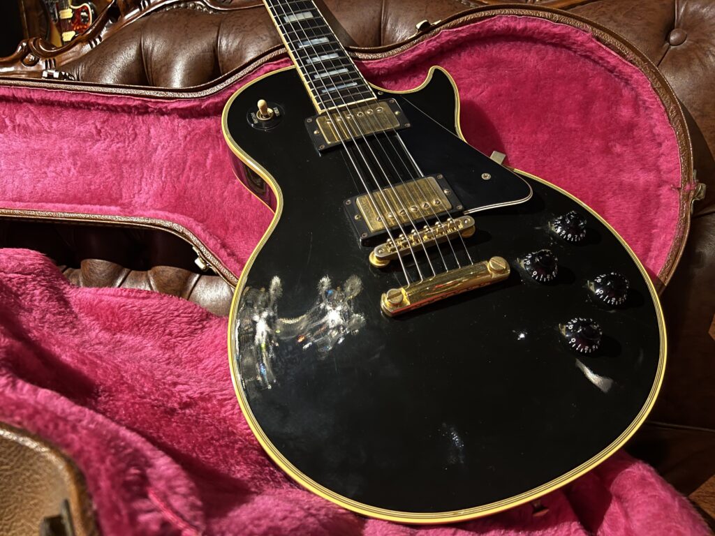 島根県松江市より、Gibson CS レスポールカスタム 初年度モデルを買取頂きました！