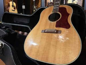 静岡県焼津市より、Gibson Custom Shop Southern Jumbo アコースティックギターを買取させて頂きました！