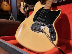 岡山県真庭市より、Fender Mustang 78年製 エレキギターを買取させて頂きました！