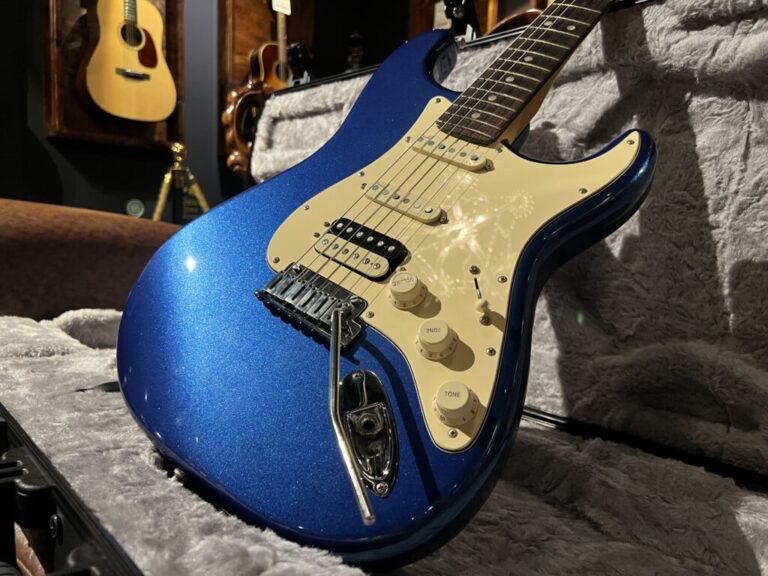 千葉県流山市より、Fender American Ultra Stratocaster HSS Cobra Blue エレキギターを買取させて頂きました！