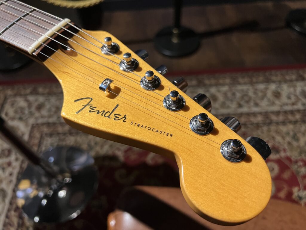 Fender American Ultra Stratocaster HSS Cobra Blue エレキギター ヘッドロゴ