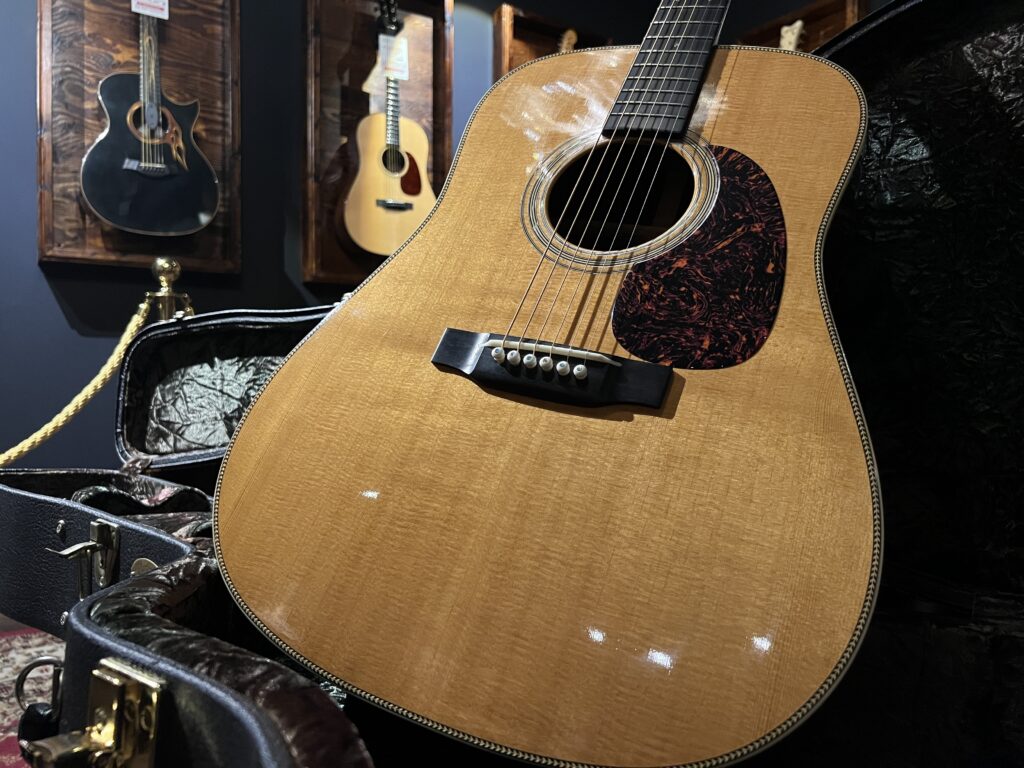 Martin HD-28V 2004年製 アコースティックギター