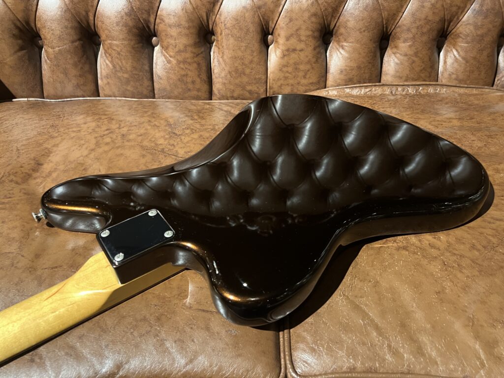 Freedom Custom Guitar Research FCGR-JM エレキギター ボディ裏