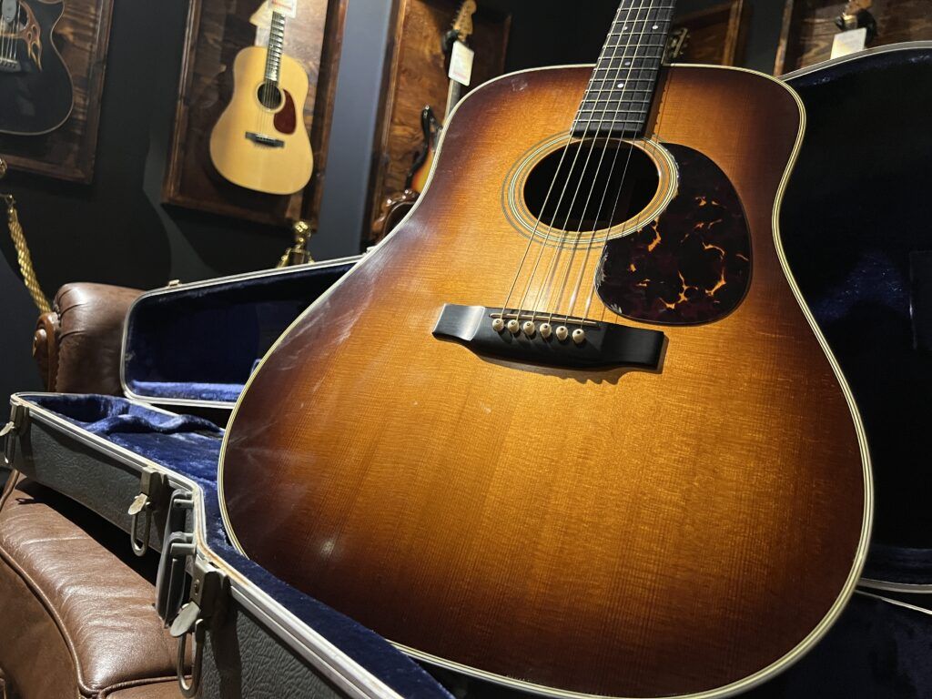 岡山県岡山市より、Martin D-28 1974年製  ビンテージギターを買取させて頂きました！