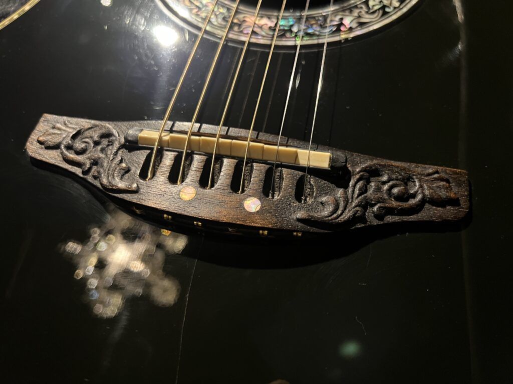 Ovation 1769 Custom Legend アコースティックギター ブリッジ