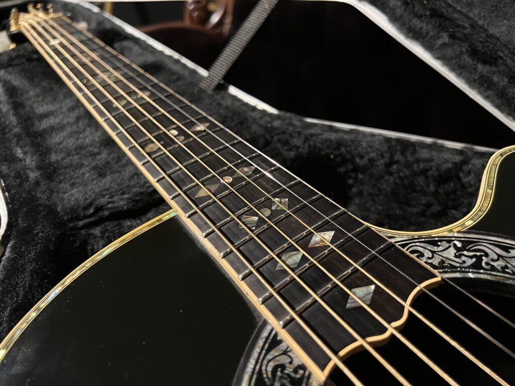 Ovation 1769 Custom Legend アコースティックギター 指板