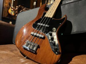 岡山県岡山市より、Sadowsky MV4-WL WNT エレキベースを買取させて頂きました！