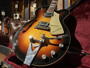 島根県松江市より、Gretsch 7560 Double Anniversary  1974年製 ビンテージフルアコギターを買取させて頂きました！