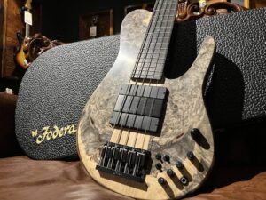 東京都大田区より、Fodera Matt Garrison Signature Imperial 5st 2017 エレキベースを買取させて頂きました！