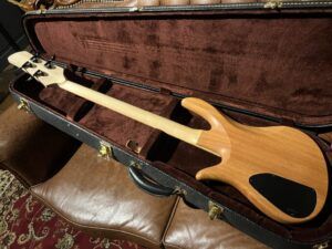 Fodera 2020 Anniversary Monarch 4 Deluxe エレキベース 裏面