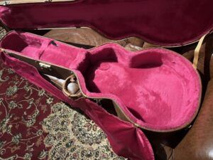 Gibson ES-175 1993年製 フルアコ ハードケース内
