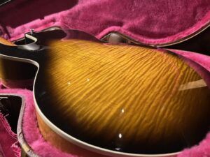 Gibson ES-175 1993年製 フルアコ ボディ裏杢目
