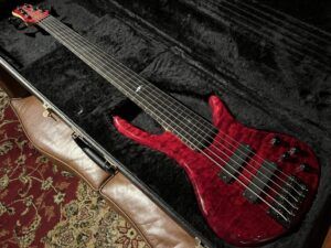 Roscoe Century6 Trans Red 6弦ベース
