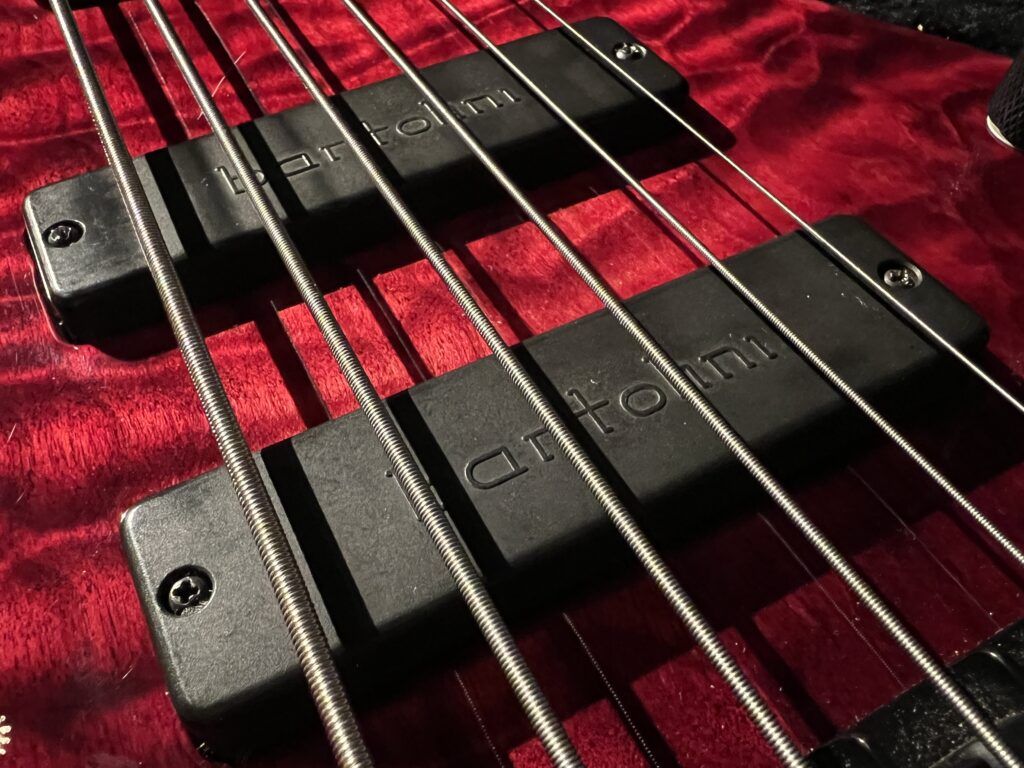 Roscoe Century6 Trans Red 6弦ベース ピックアップ