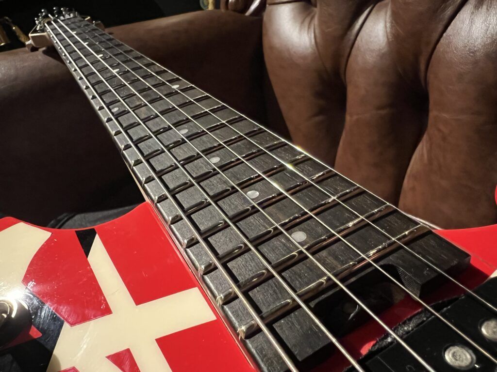 EVH Wolfgang Special Ebony FB Red Black and White エレキギター 指板