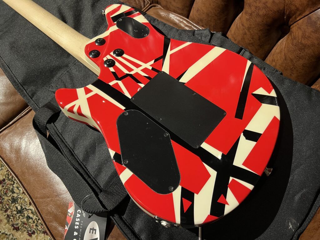 EVH Wolfgang Special Ebony FB Red Black and White エレキギター ボディ裏