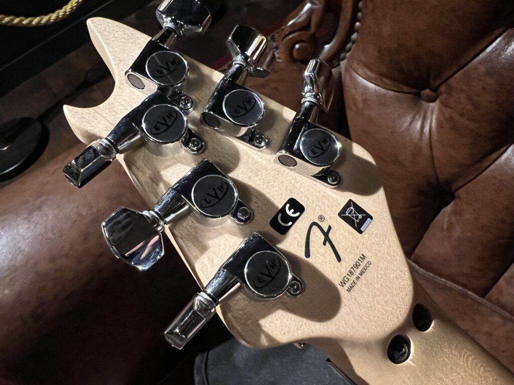 EVH Wolfgang Special Ebony FB Red Black and White エレキギター ペグ