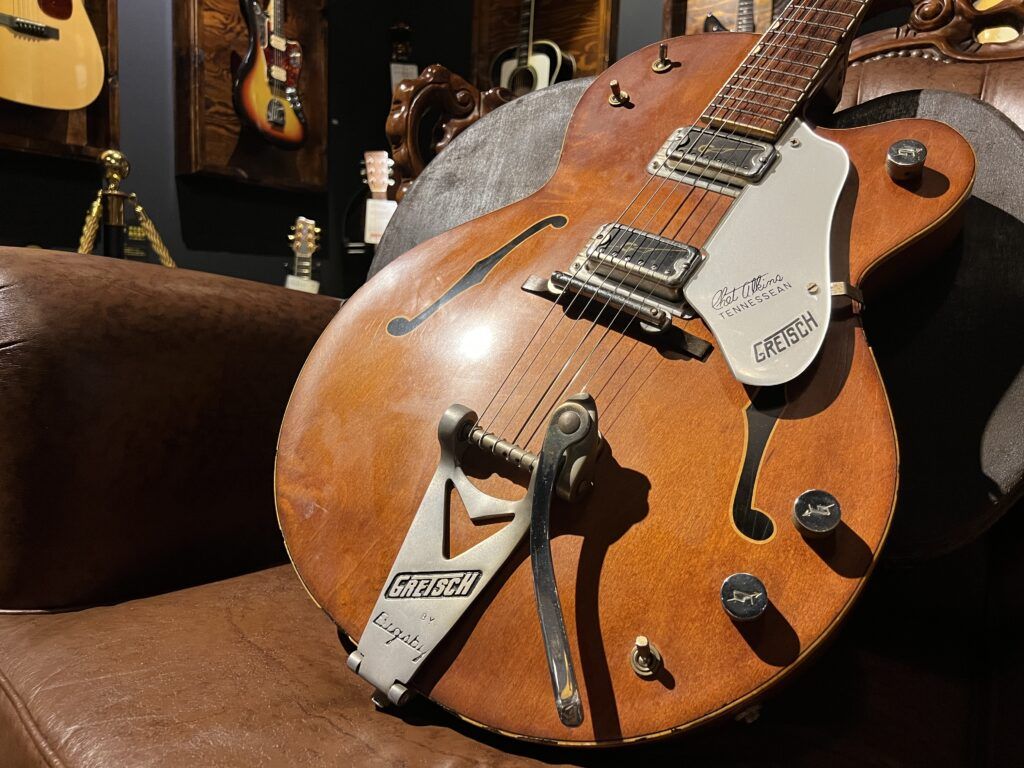 佐賀県小城市より、Gretsch Tennessean 1967年製 フルアコギターを買取させて頂きました！