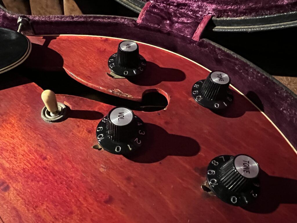 Gibson ES-335TD 70年代 セミアコギター コントロール部