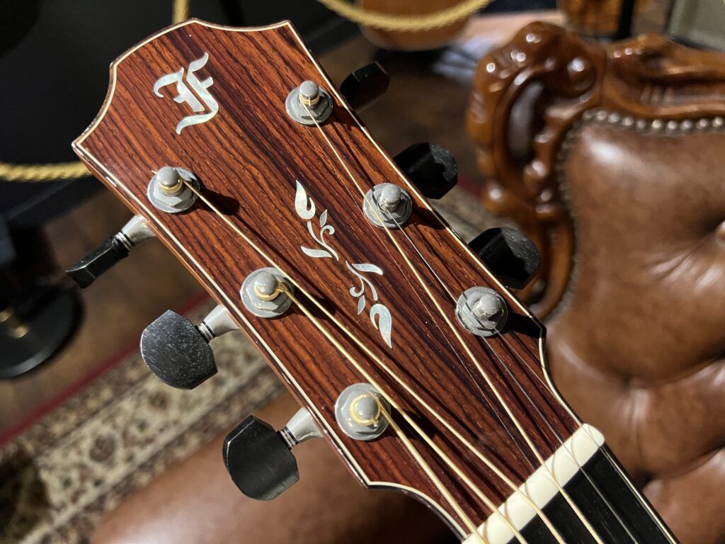 Furch Rainbow Gc-LC エレアコギター ヘッドロゴ