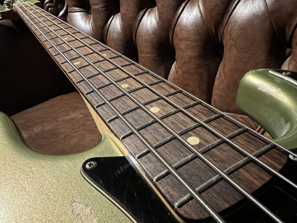 Fullertone Guitars JAY-BEE 60 エレキベース 指板