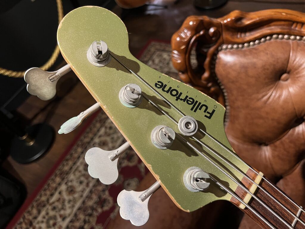 Fullertone Guitars JAY-BEE 60 エレキベース ヘッドロゴ
